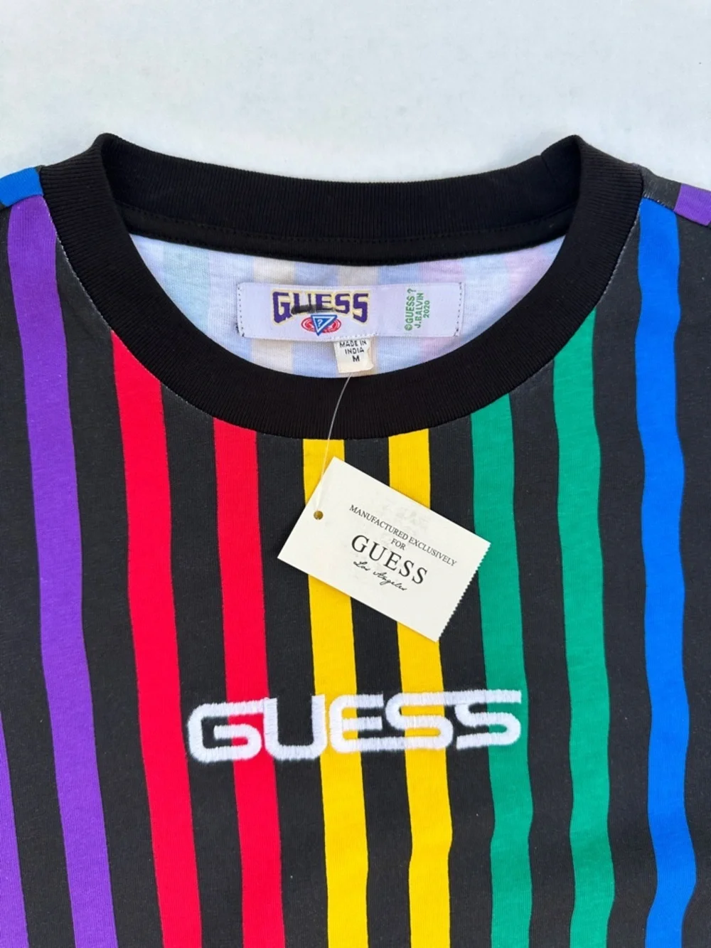 New GUESS Multicolor Vertical Stripe Logo Tee - Black Trim SZ M - Picture 5 of 5